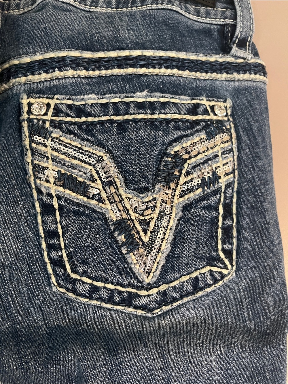 Vigoss Mid-Blue Straight-Leg Jeans with Subtle Distress - Picture 12 of 13